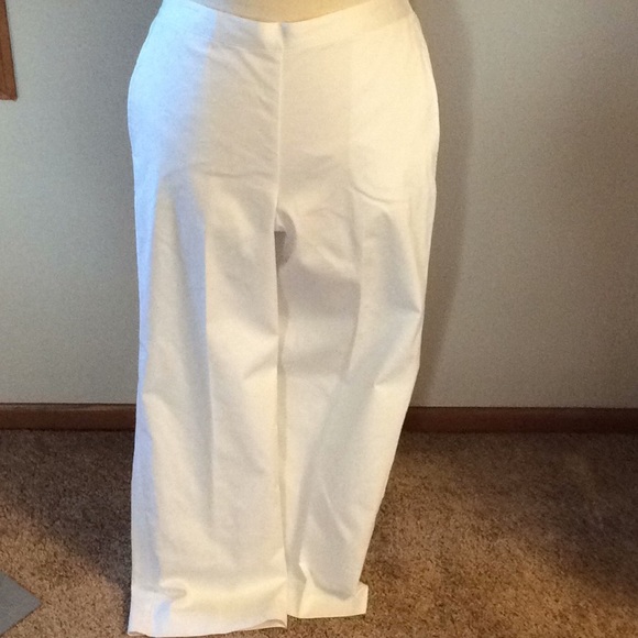 Alfred Dunner, Women’s, white, size 12P pants. - Picture 7 of 12